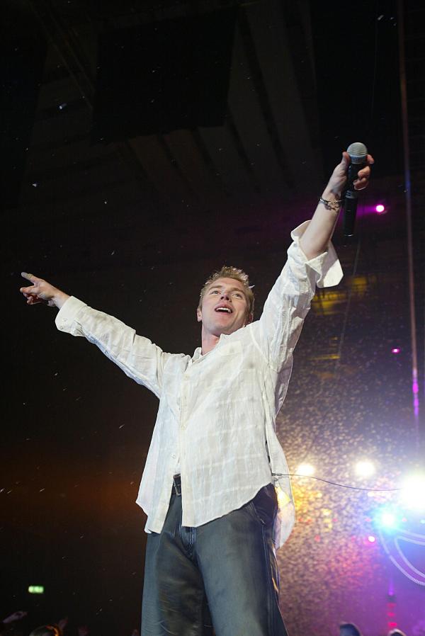 6/12/02.    Ronan Keating at the Capital FM Christmas Live at Earls Court