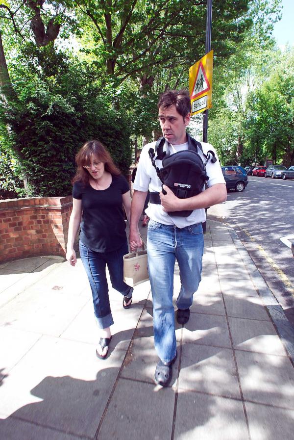 22/05/04  Kasey Ainsworth and Baby, and Darren Howells leave Hospital of St Johns and Elizabethtoday