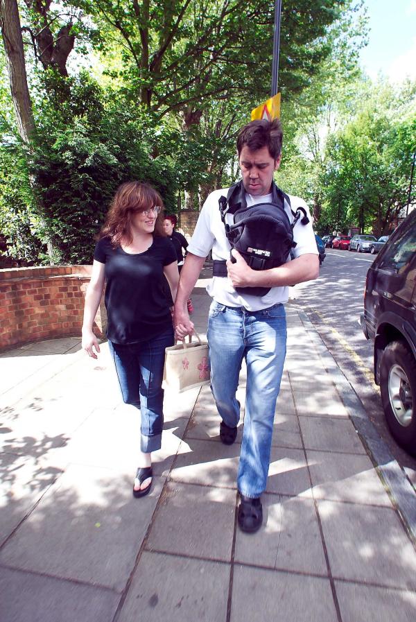 22/05/04  Kasey Ainsworth and Baby, and Darren Howells leave Hospital of St Johns and Elizabethtoday