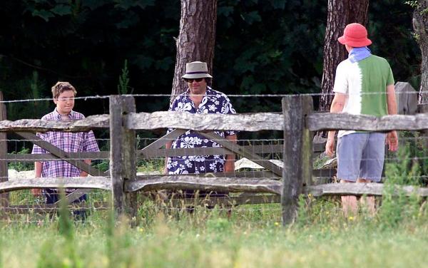 30/06/01 Chris Evans and Danny Baker return from walking Chris’ dogs in the grounds of Hascombe Court, Hascombe, Surrey