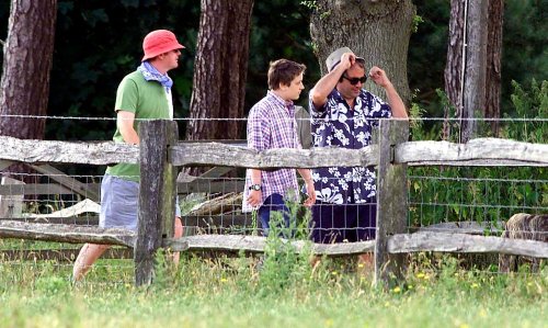 30/06/01 Chris Evans and Danny Baker return from walking Chris’ dogs in the grounds of Hascombe Court, Hascombe, Surrey