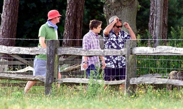 30/06/01 Chris Evans and Danny Baker return from walking Chris’ dogs in the grounds of Hascombe Court, Hascombe, Surrey