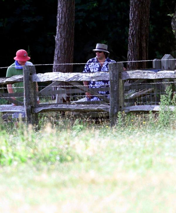 30/06/01 Chris Evans and Danny Baker return from walking Chris’ dogs in the grounds of Hascombe Court, Hascombe, Surrey