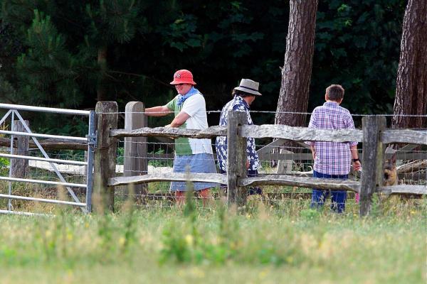 30/06/01 Chris Evans and Danny Baker return from walking Chris’ dogs in the grounds of Hascombe Court, Hascombe, Surrey