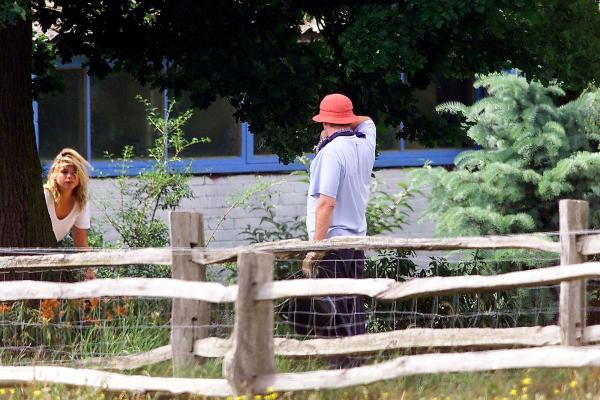 2/07/01 Chris Evans  & Billie take a break from gardening in their Hascome Court home, Hascombe, Surrey