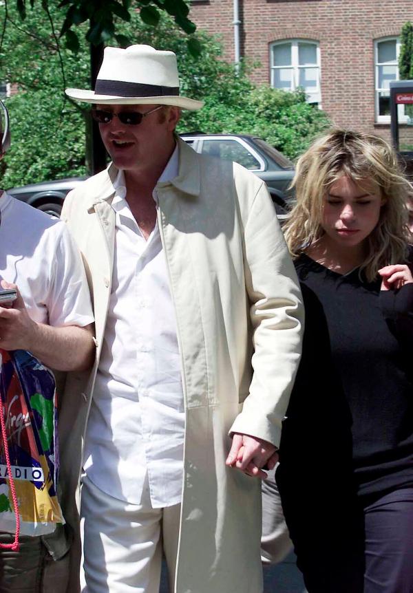 29/05/2001 Chris Evans & Billie Piper arrive at court being charged with speeding. (Pic Paul Burgman/PressPhotos-uk.com 075 88 66 9580)