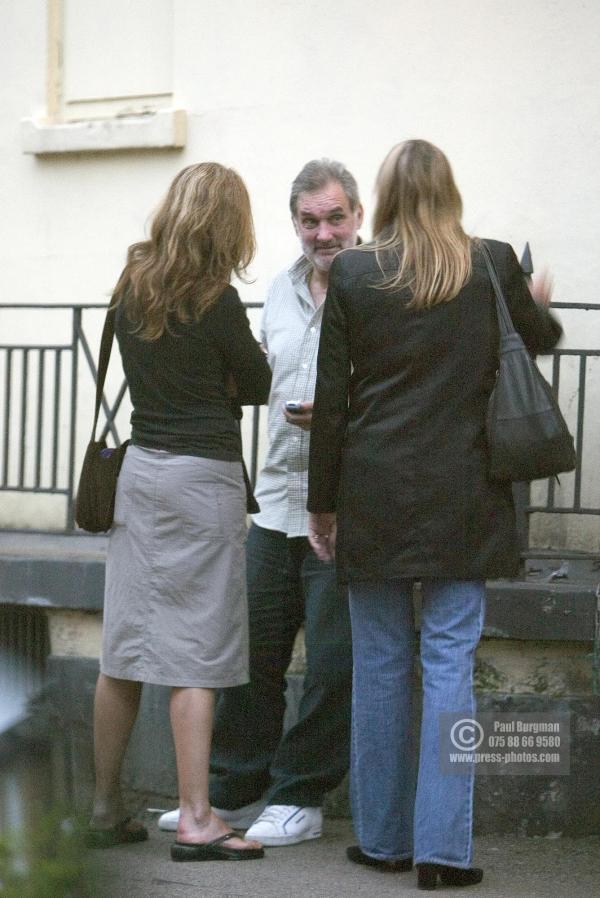 01/07/2005 George Best pissed again after a mammoth session at the Victoria Pub in Surbiton