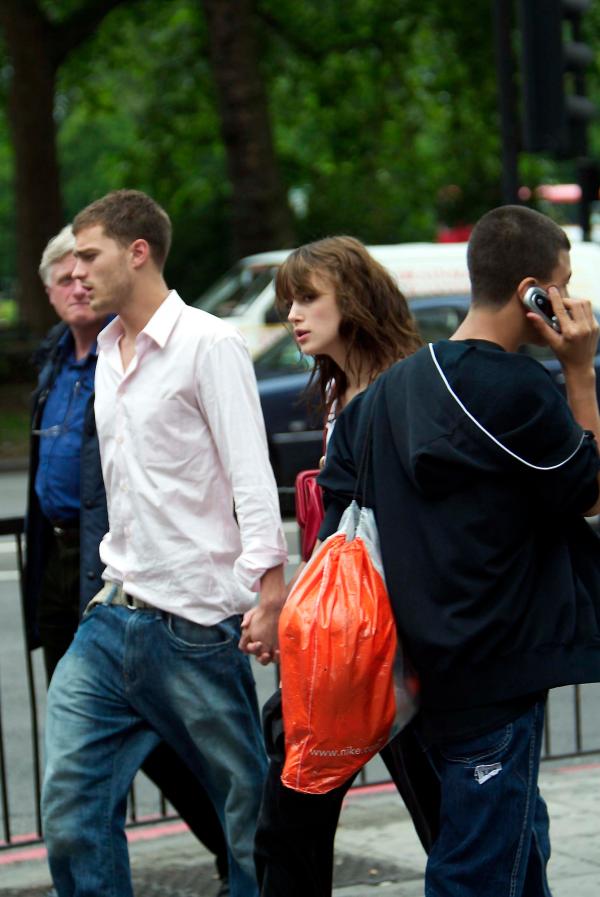 17/07/04 Kiera knightly and boyfriend