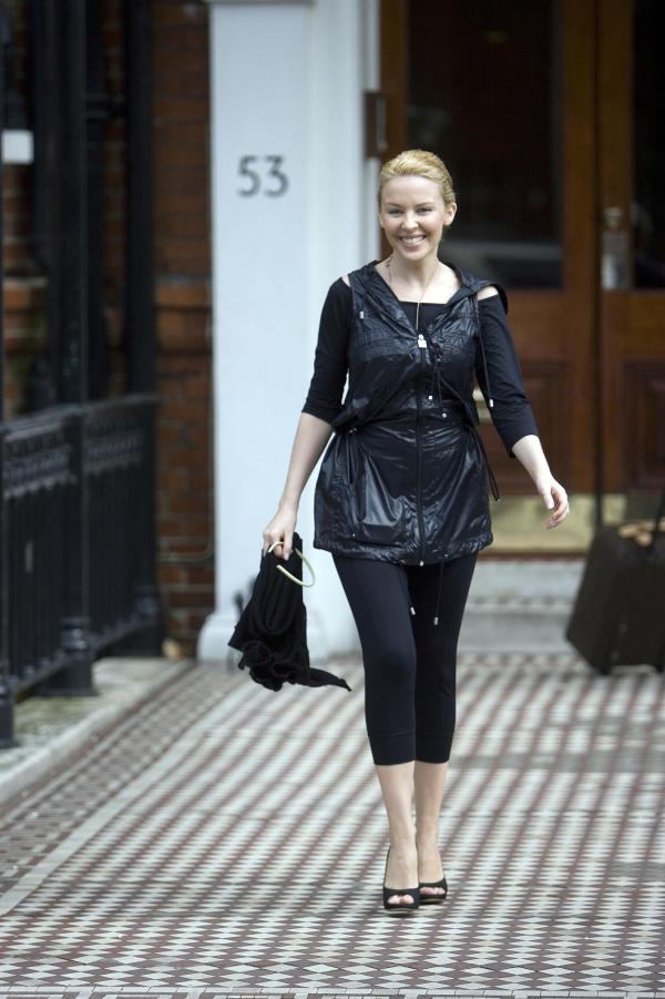 7 April  2007 Kylie Minogue going away for the Easter Weekend, pictured leaving home today.