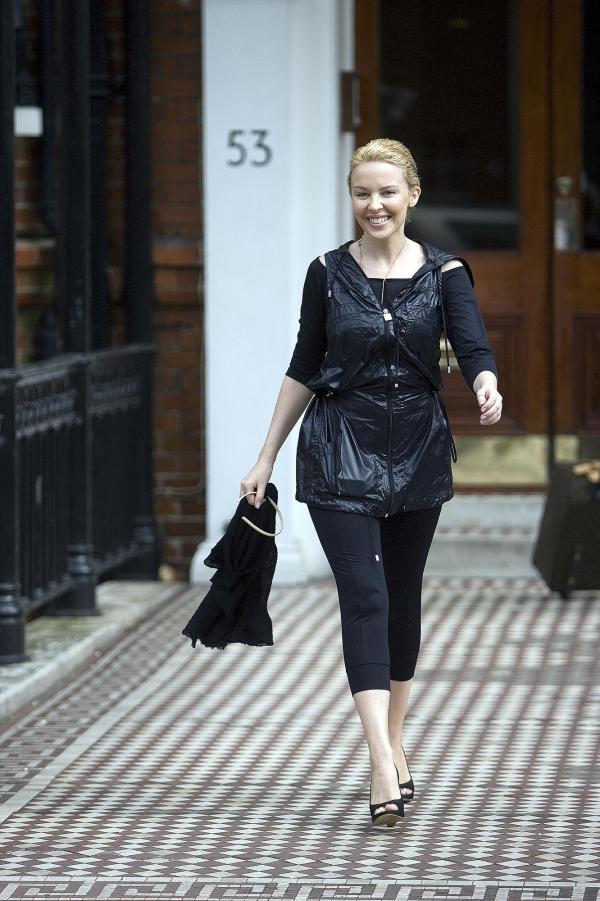 7 April  2007 Kylie Minogue going away for the Easter Weekend, pictured leaving home today.