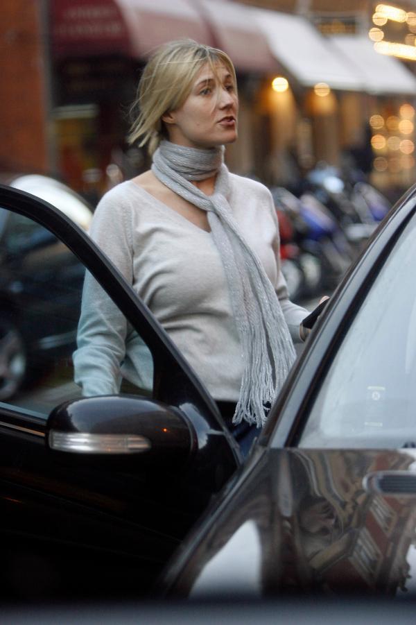21 November  2005- 
Nikki Wheeler, expectant wife of Jonathan Wilkes after a visit to Harrods today with a girlfriend.