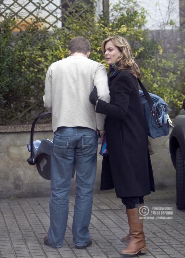 19/02/2005-Ex Corrie Star Tracy Shaw and partner Ashley Poundall pictured going to the pub, with baby two days after the birth-(PAUL BURGMAN-PRESS- PHOTOS.COM 078666 94105) SINGLE UK USE ONLY