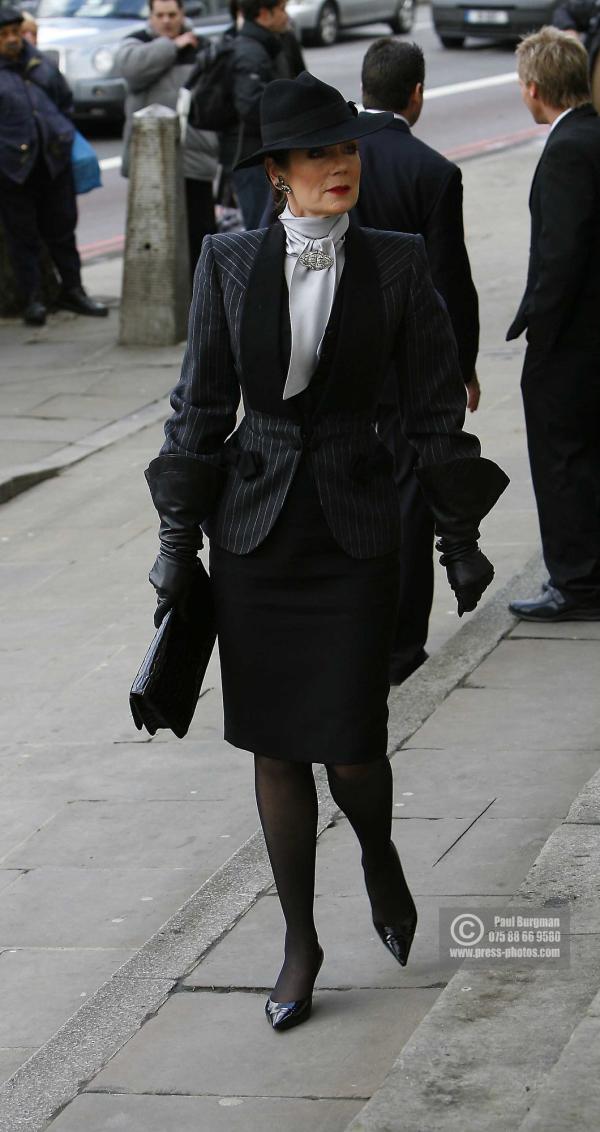 09/03/2009 Wendy Richards Funeral Arrivals. Lorrain Chase