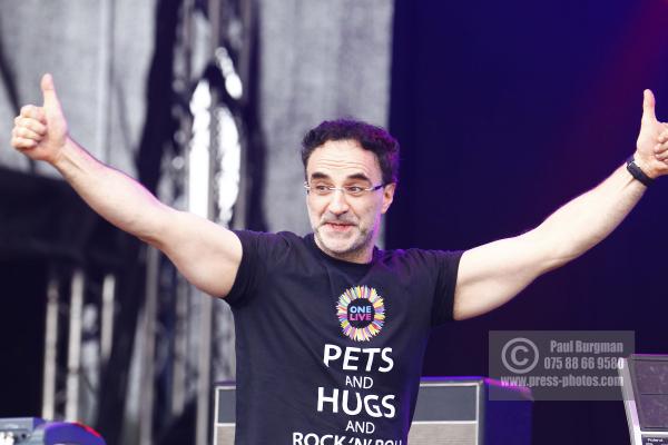04/06/2016. One Live Festival organised by Prof. Noel Fitzpatrick & Chris Evans on stage