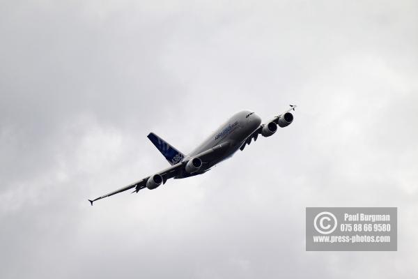 17/07/2016. Farnborough International Airshow.  Airbus A380