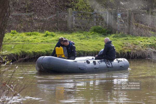 30/03/2016.Police search at Riverside, Guildford, Kayaker missing in River Wey named as 56-year-old Grant Broster.  Surrey Police will continue to search the River Wey for a man whose kayak overturned on Monday 28th March.