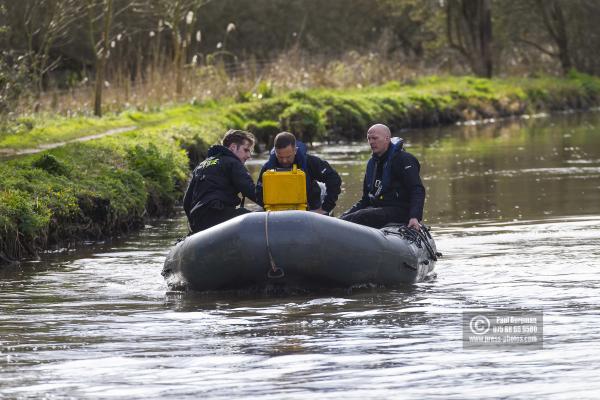 30/03/2016.Police search at Riverside, Guildford, Kayaker missing in River Wey named as 56-year-old Grant Broster.  Surrey Police will continue to search the River Wey for a man whose kayak overturned on Monday 28th March.