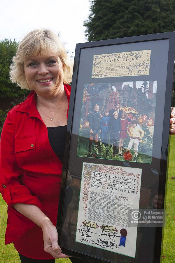 11/11/2014 - Woking Hospice,  Julie Cole (was in Charlie & ChocolateFactory) with film auction prize