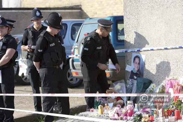 11/08/2012 Tributes arrive at Tia Sharp's grandparents house, in The Lindens, New Addington, Croydon