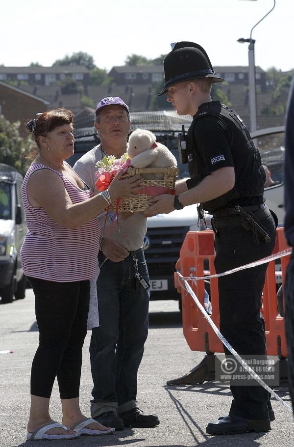 11/08/2012 Tributes arrive at Tia Sharp's grandparents house, in The Lindens, New Addington, Croydon