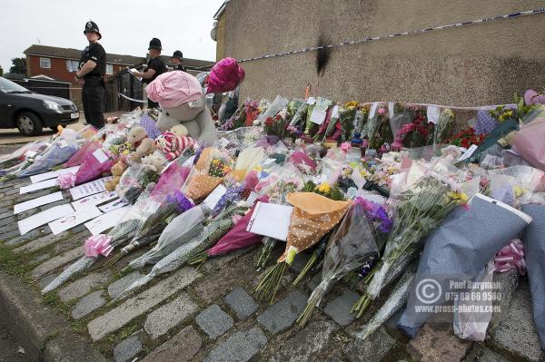 11/08/2012 Tributes arrive at Tia Sharp's grandparents house, in The Lindens, New Addington, Croydon