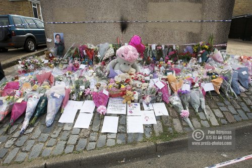 11/08/2012 Tributes arrive at Tia Sharp's grandparents house, in The Lindens, New Addington, Croydon