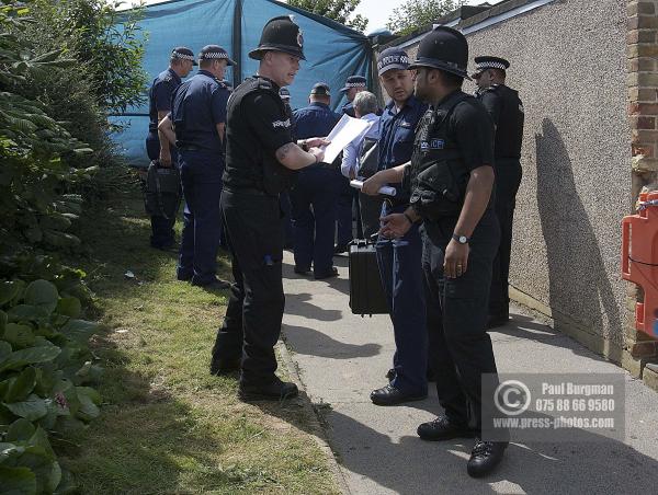 11/08/2012 Specialist Search Team arrive at Tia Sharp's grandparents house, in The Lindens, New Addington, Croydon