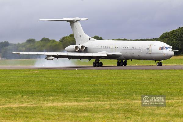 28/08/2016.Wings & Wheels, Dunsfold 10 Taxiing