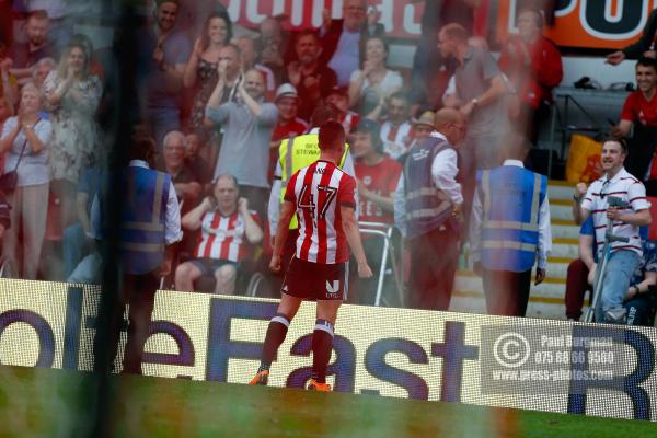 21/04/2018. Brentford v Queens Park Rangers SkyBet Championship Action from Griffin Park. Brentford's Sergi CANOS celebrate