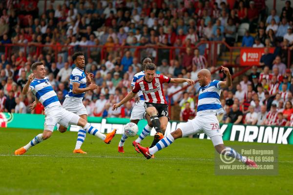 21/04/2018. Brentford v Queens Park Rangers SkyBet Championship Action from Griffin Park. Brentford's Sergi CANOS shoots