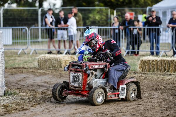 03/08/2019  Race action from the BLMRA Endurance Race, where teams of three drivers (male and female) compete throughout the night at speeds approaching 50 mph.